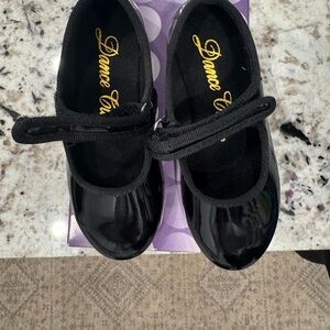 Child size 9 tap shoe